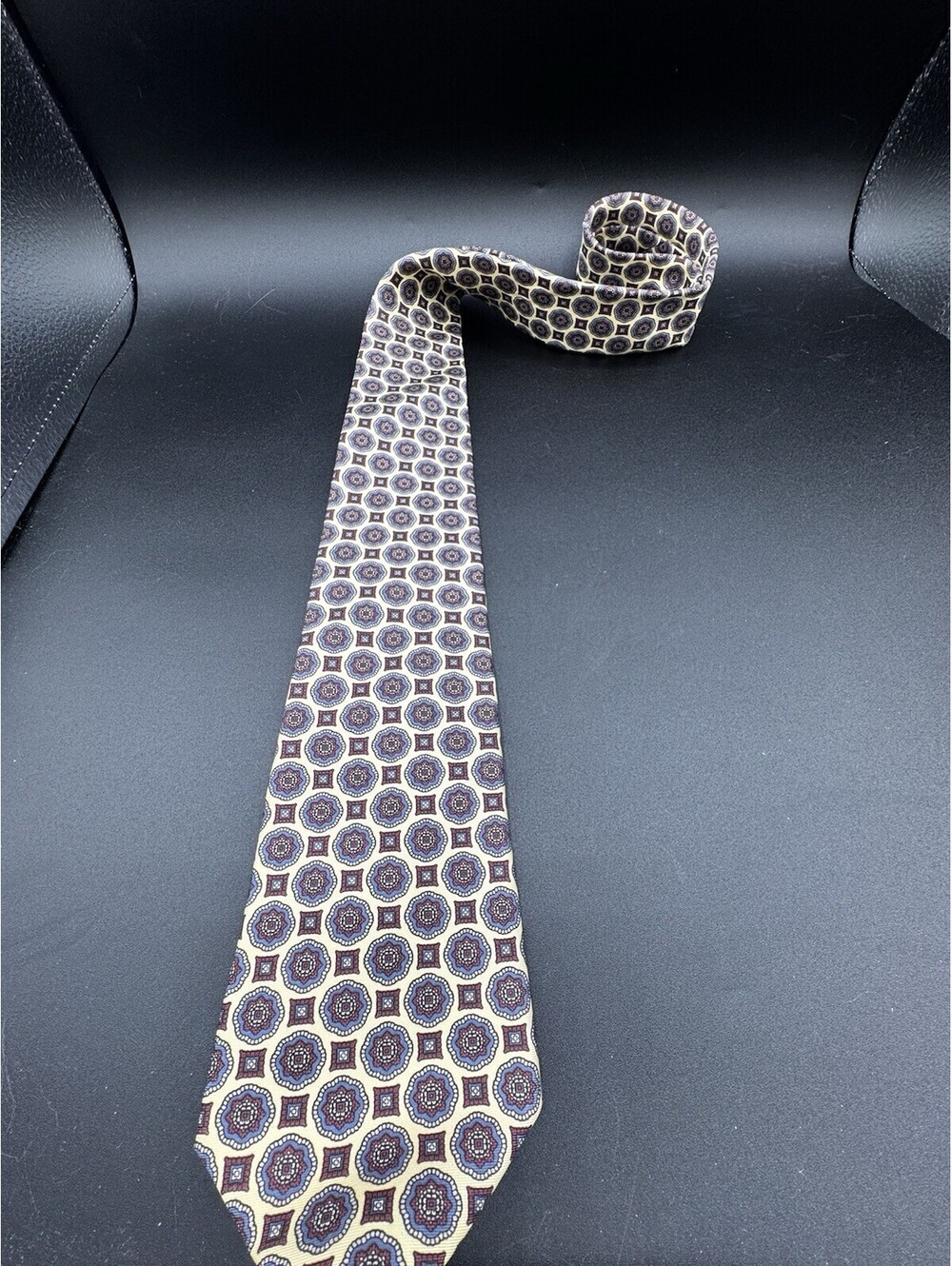 American Traditions 100% Italian Silk Tie Cream Blue Burgundy Medallion USA